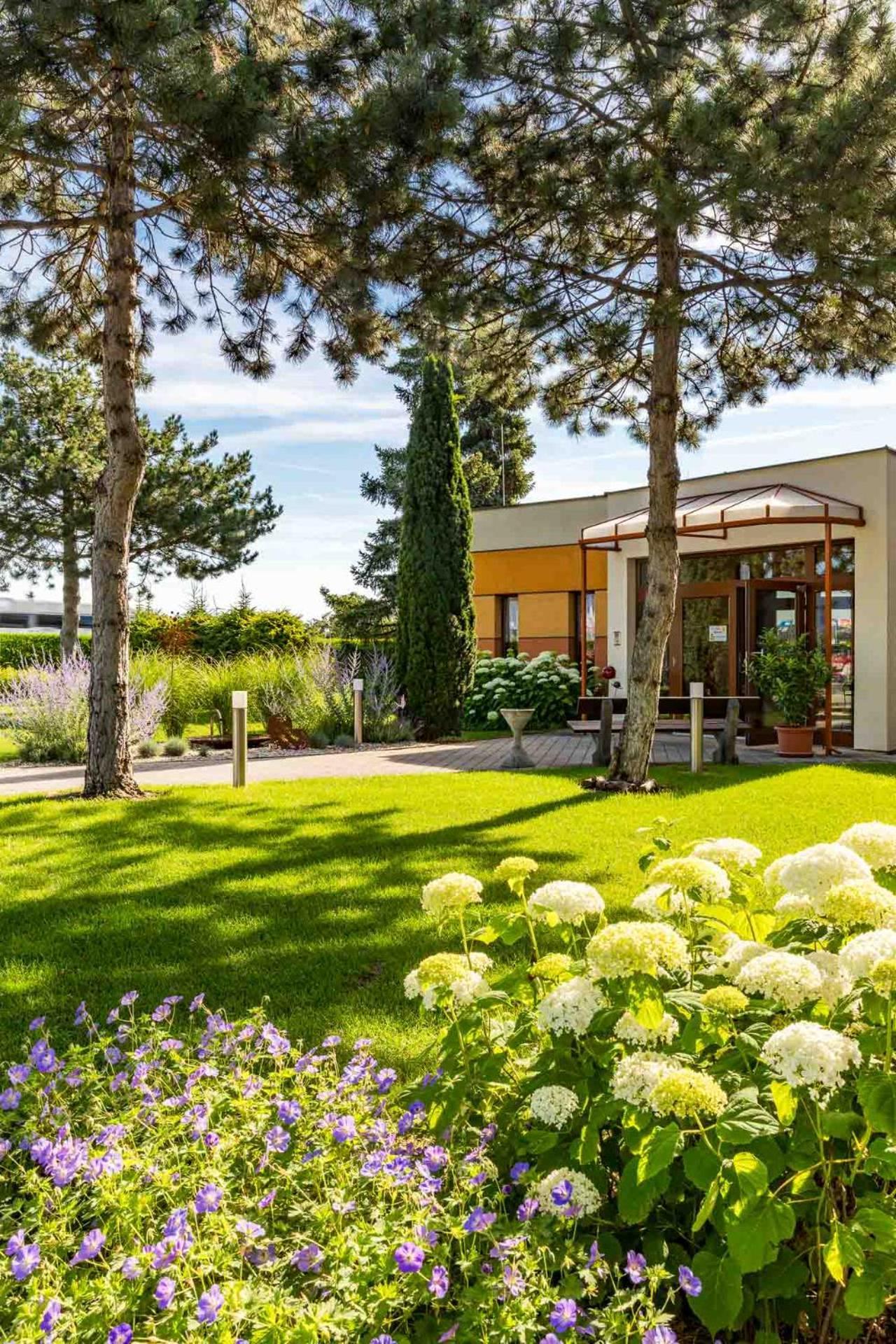 Hotel Garni Steinfeld Wiener Neustadt Eksteriør bilde