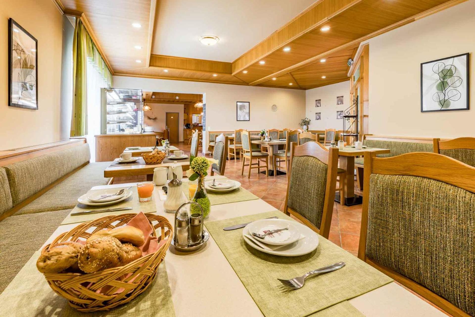 Hotel Garni Steinfeld Wiener Neustadt Eksteriør bilde