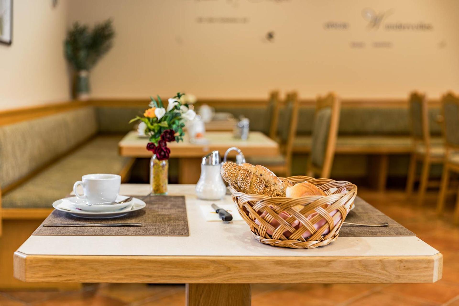 Hotel Garni Steinfeld Wiener Neustadt Eksteriør bilde