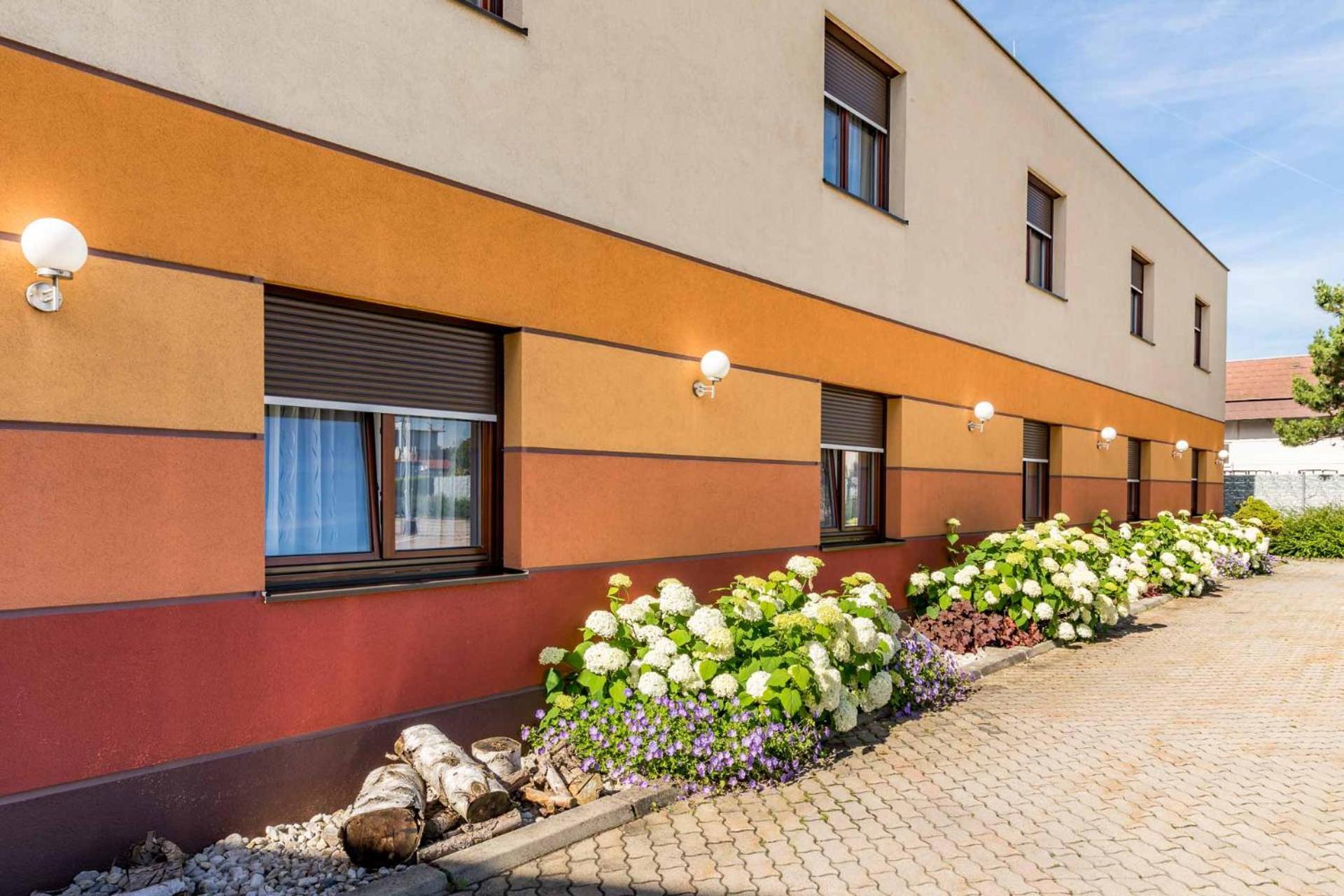 Hotel Garni Steinfeld Wiener Neustadt Eksteriør bilde