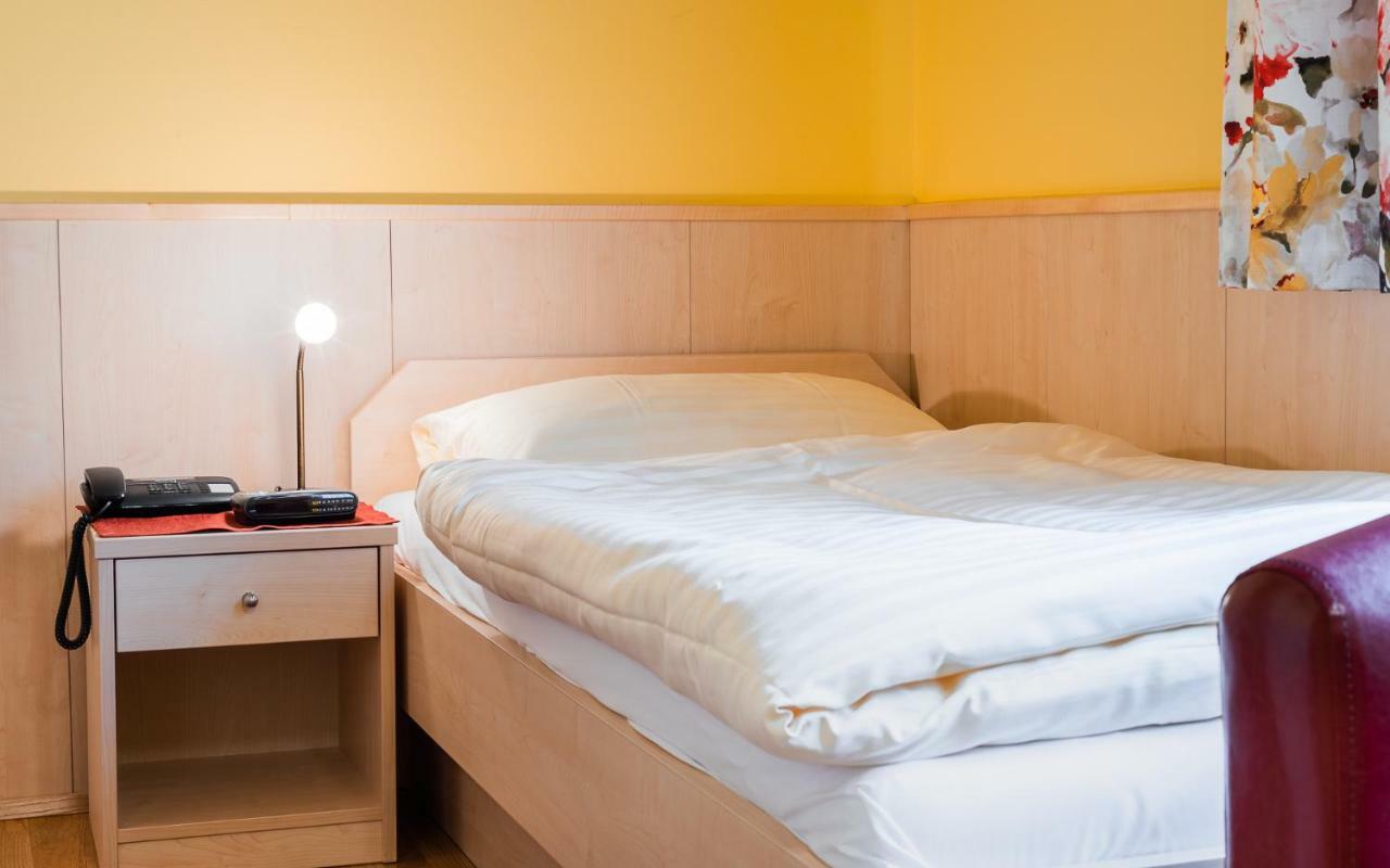 Hotel Garni Steinfeld Wiener Neustadt Eksteriør bilde