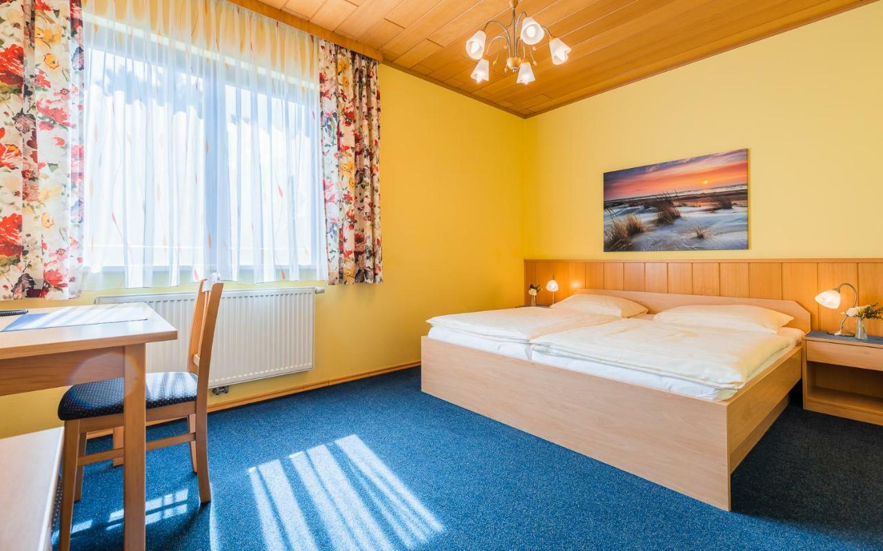 Hotel Garni Steinfeld Wiener Neustadt Eksteriør bilde